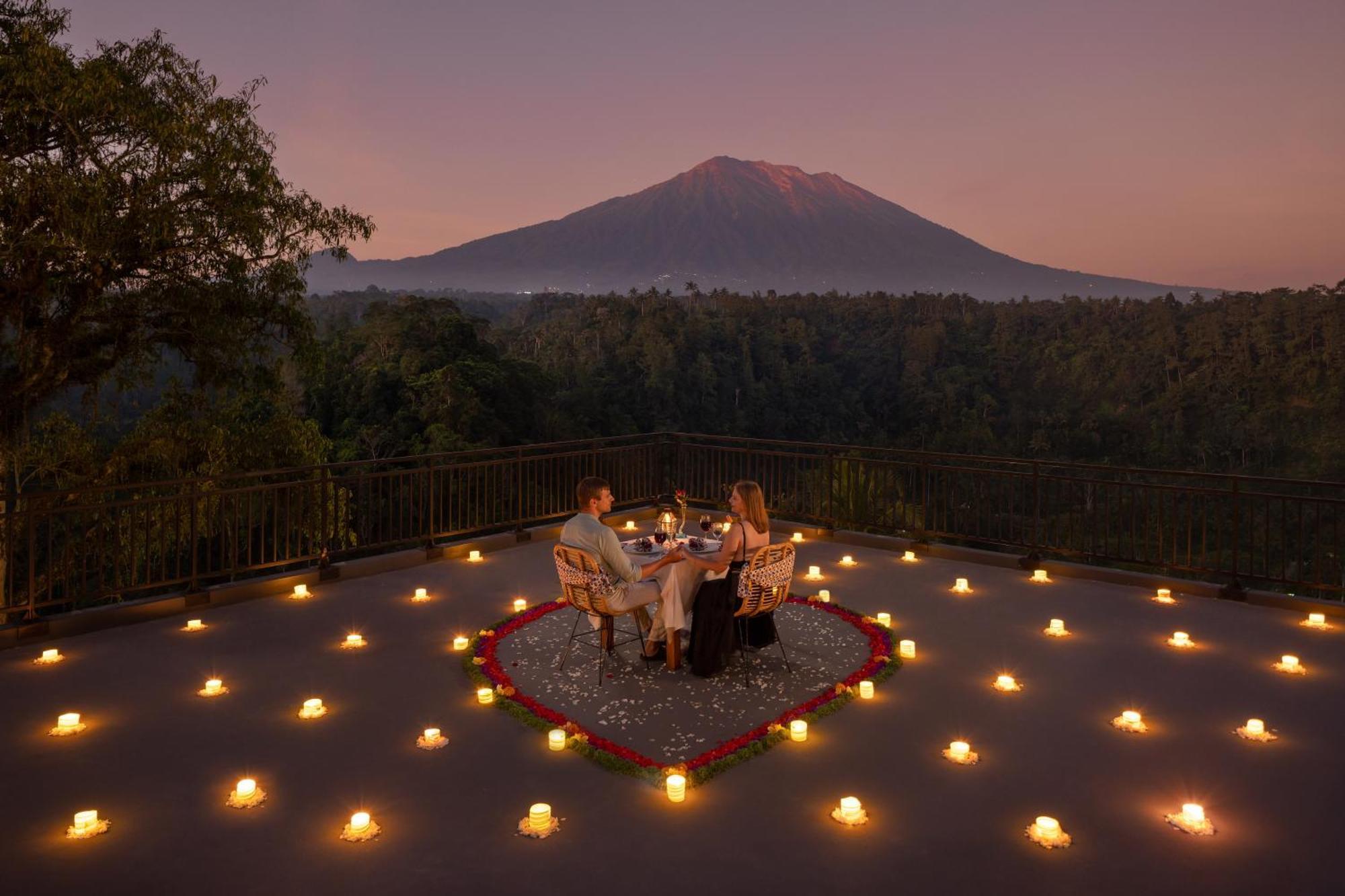 Tapa Agung View Hotel Menanga Exterior foto