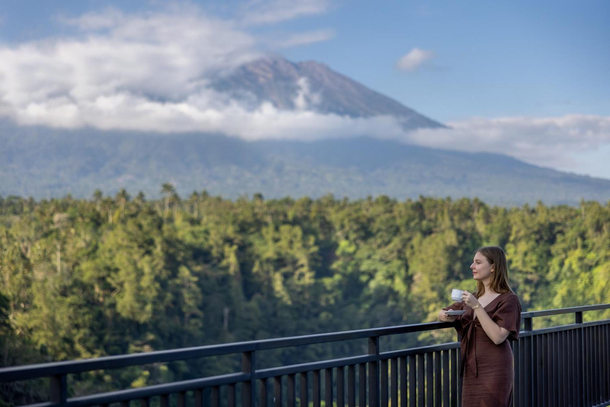 Tapa Agung View Hotel Menanga Exterior foto