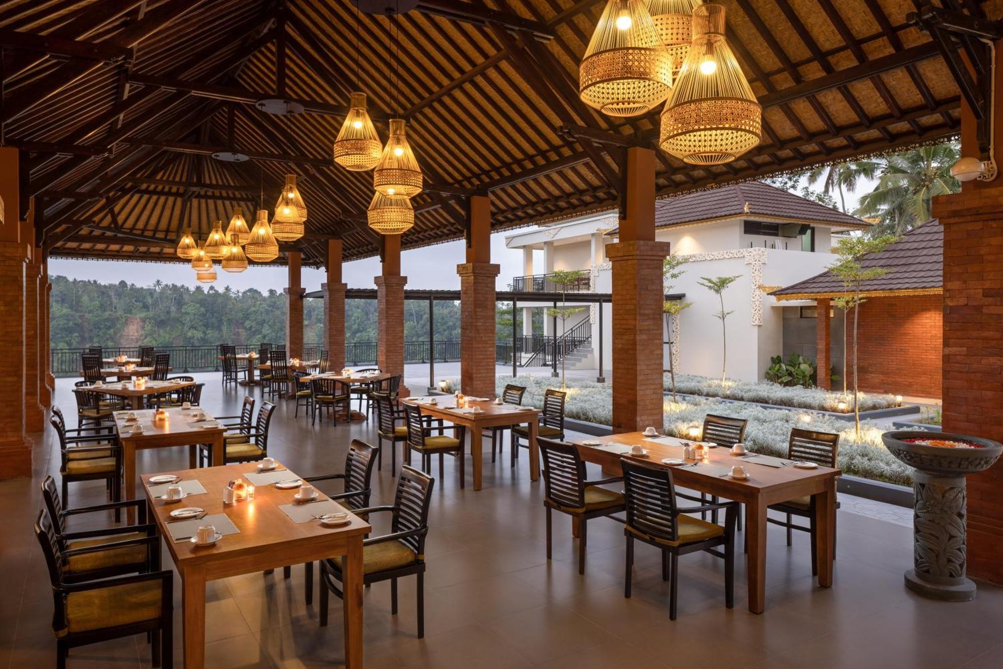 Tapa Agung View Hotel Menanga Exterior foto